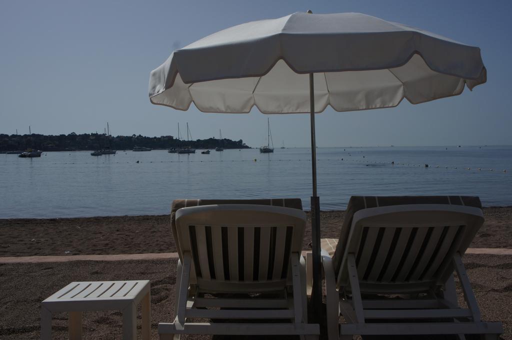 Agay Beach Hotel Saint-Raphael  Exterior photo