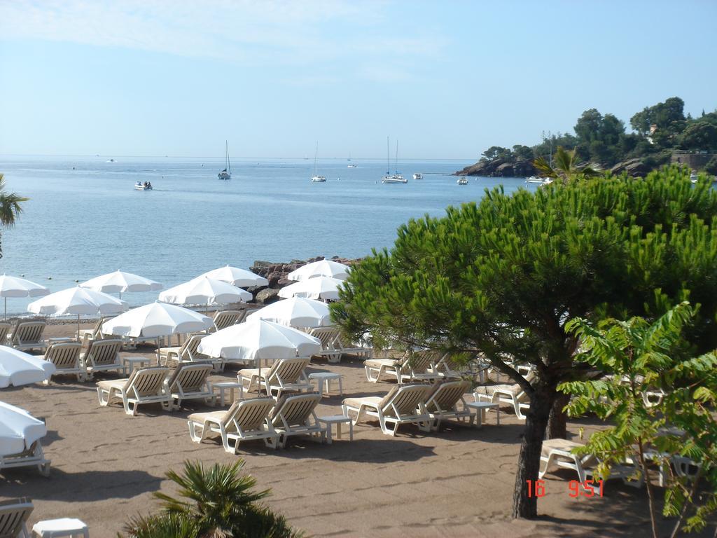 Agay Beach Hotel Saint-Raphael  Exterior photo
