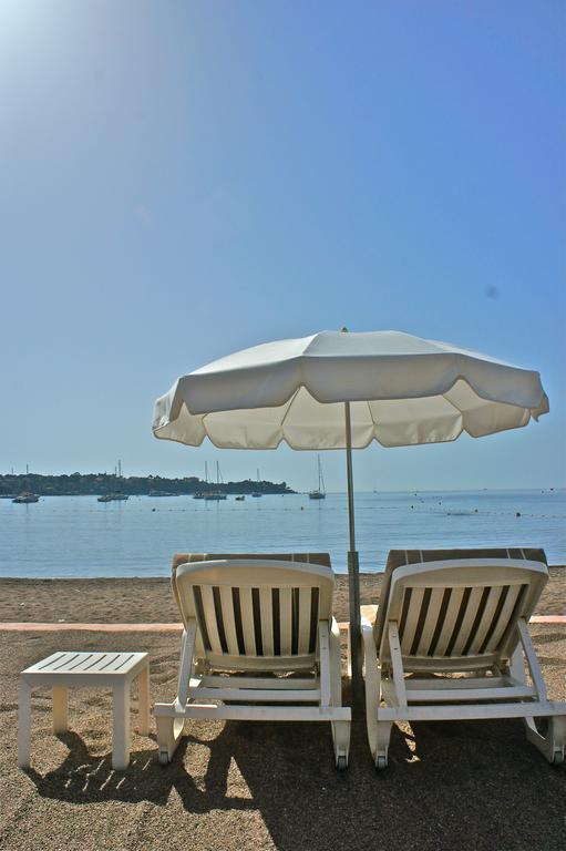Agay Beach Hotel Saint-Raphael  Exterior photo